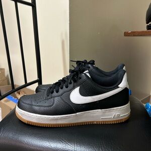 Nike Men's Black and White Sneakers